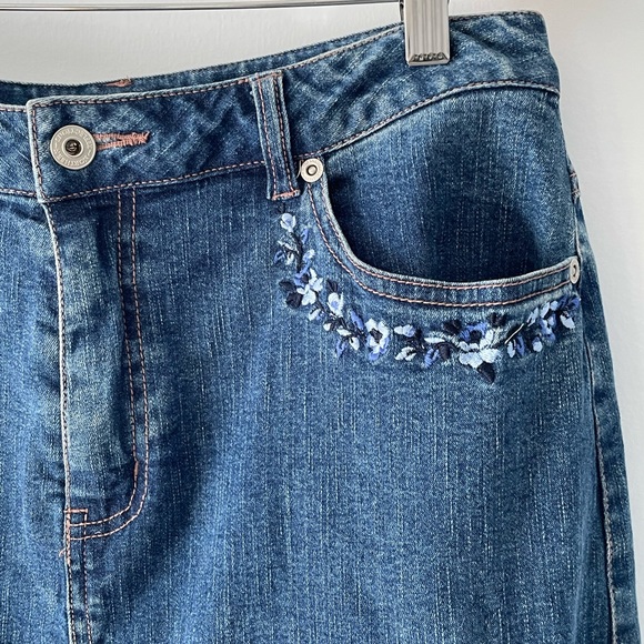 vintage embroidered denim maxi skirt - Picture 2 of 4